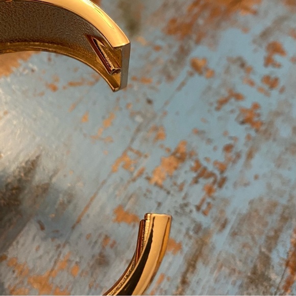 nOir Hinged Cuff Bracelet - Picture 5 of 7